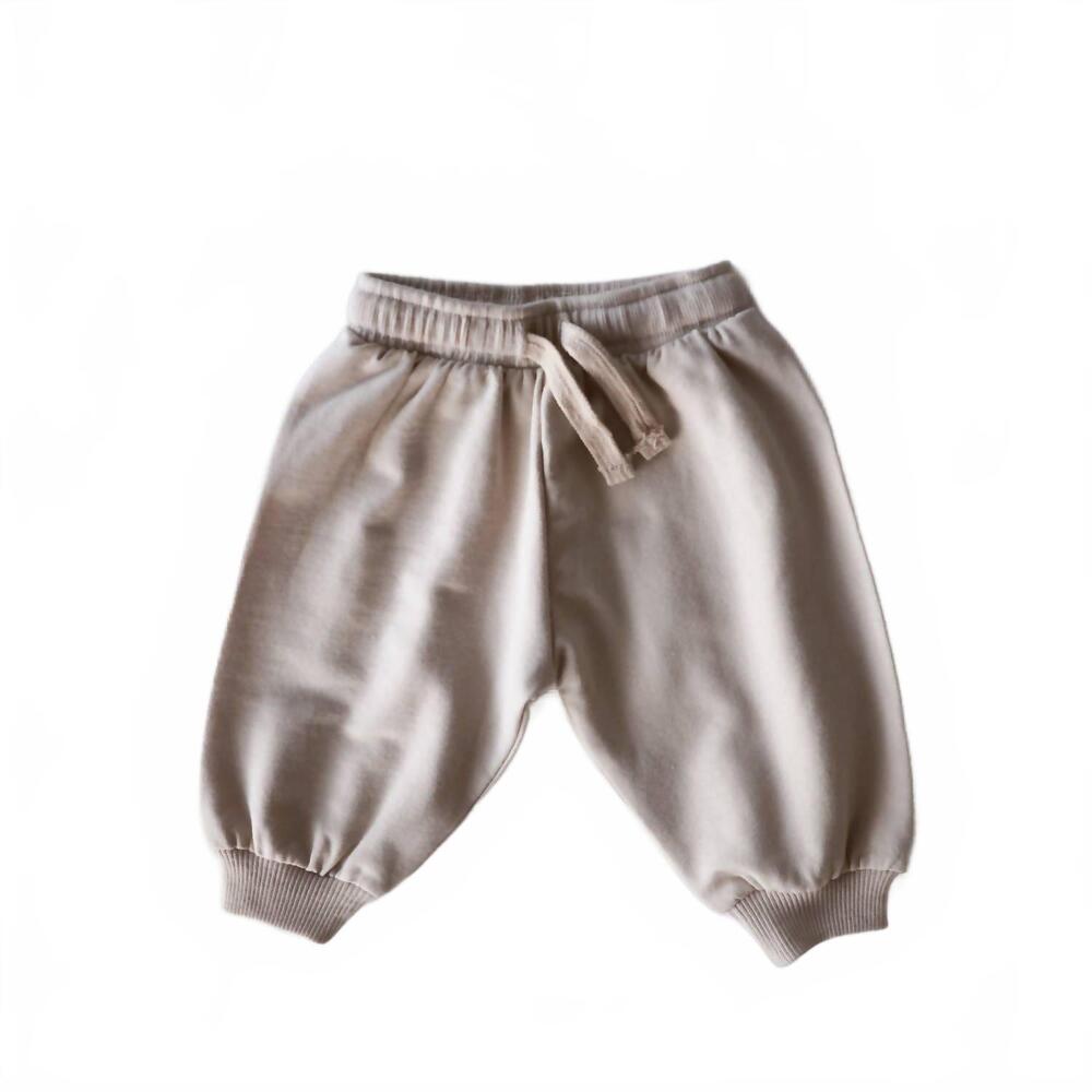 NEW ATLAS GREY kid's lightweight oversized sweatpant in feathered grey